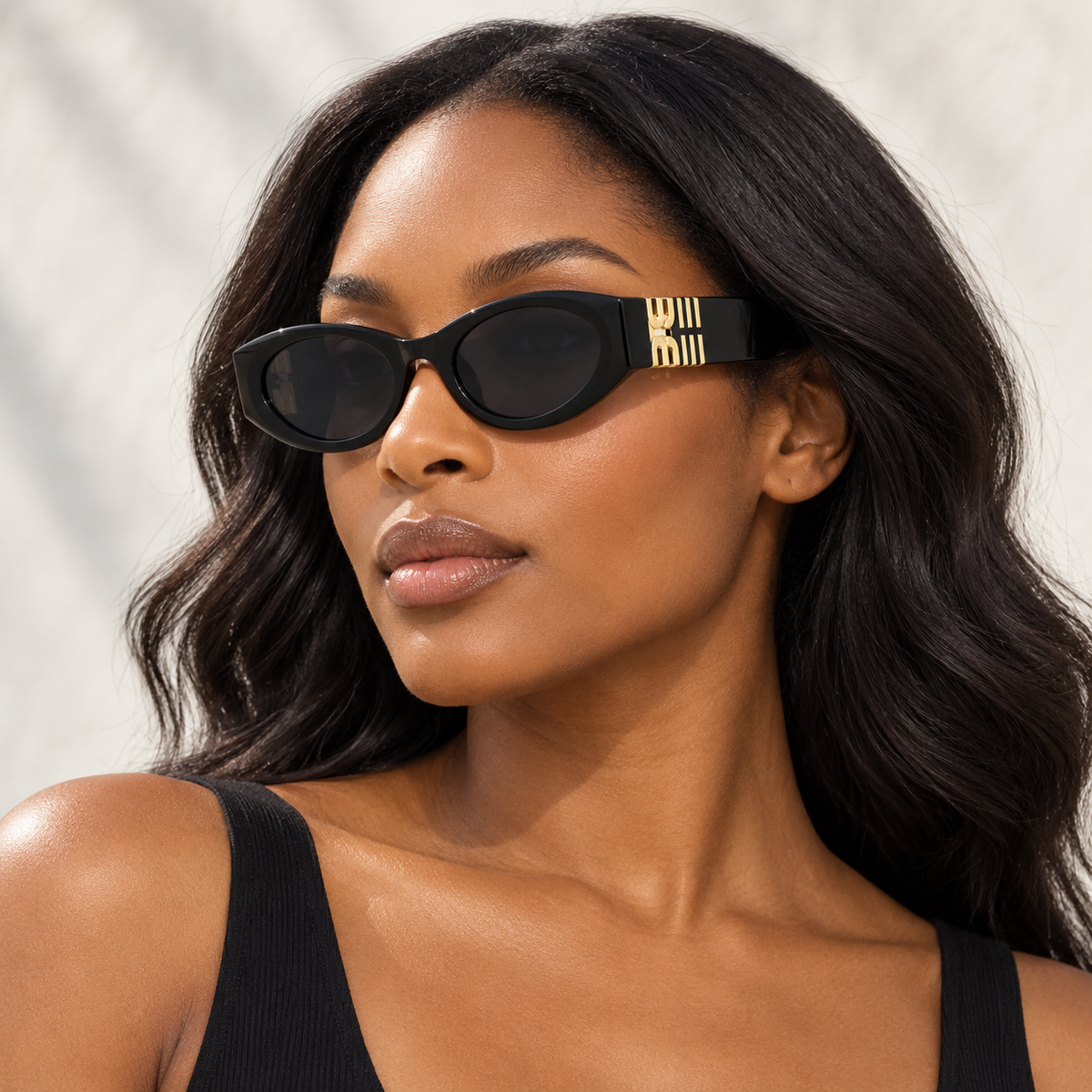 Adult model wearing Nashi Pear 1003 Cat-Eye Sunglasses