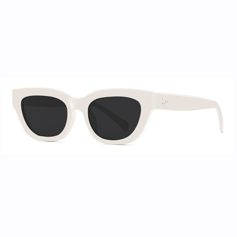 Nashi Pear 953 Cat-Eye Sunglasses: White Frame / Gray Lenses