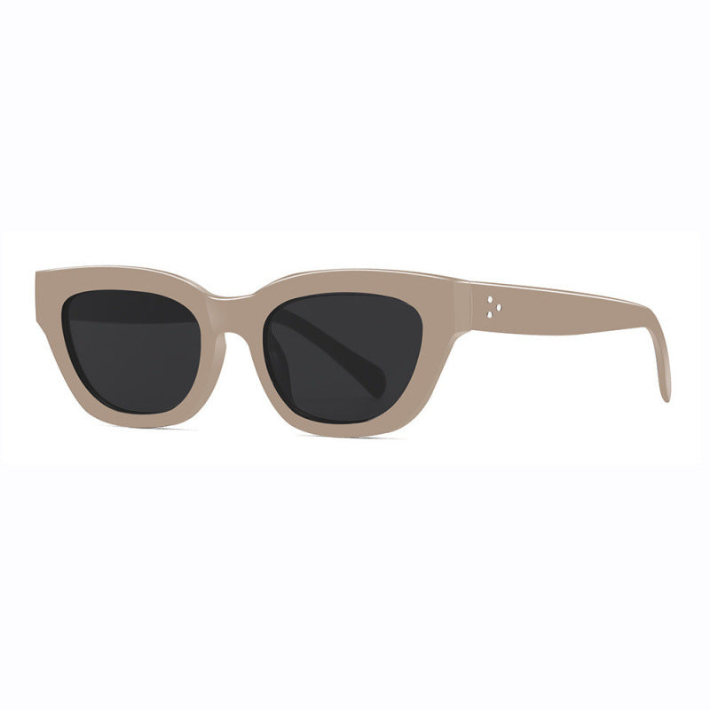 Nashi Pear 953 Cat-Eye Sunglasses: Latte Frame / Gray Lenses