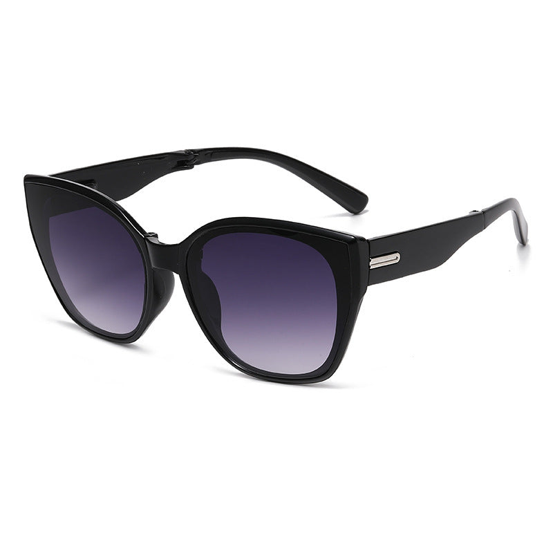 Nashi Pear 9679 Cat-Eye Sunglasses: Black Frame / Gray Gradient Lenses