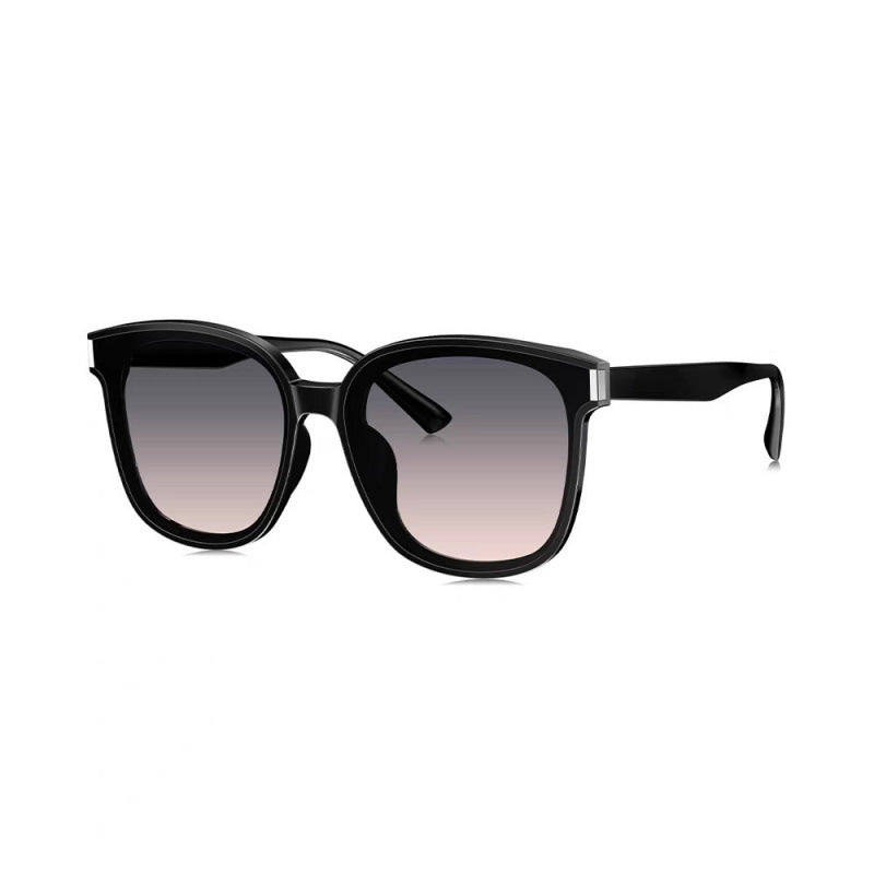 Nashi Pear 8370 Square Sunglasses: Black Frame / Gray-to-Pink Gradient Lenses