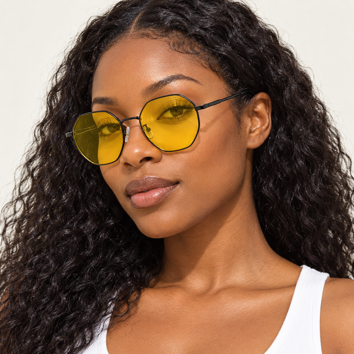 Adult woman wearing Nashi Pear B9028 yellow round sunglasses