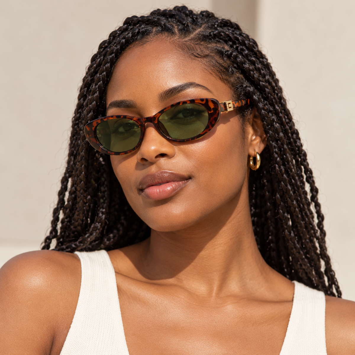Adult model wearing Nashi Pear 12 Cat-Eye Sunglasses