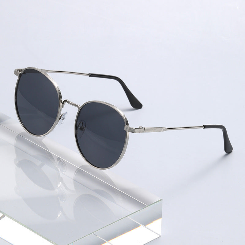 Nashi Pear 1808 Round Sunglasses, Silver frame with gray lenses