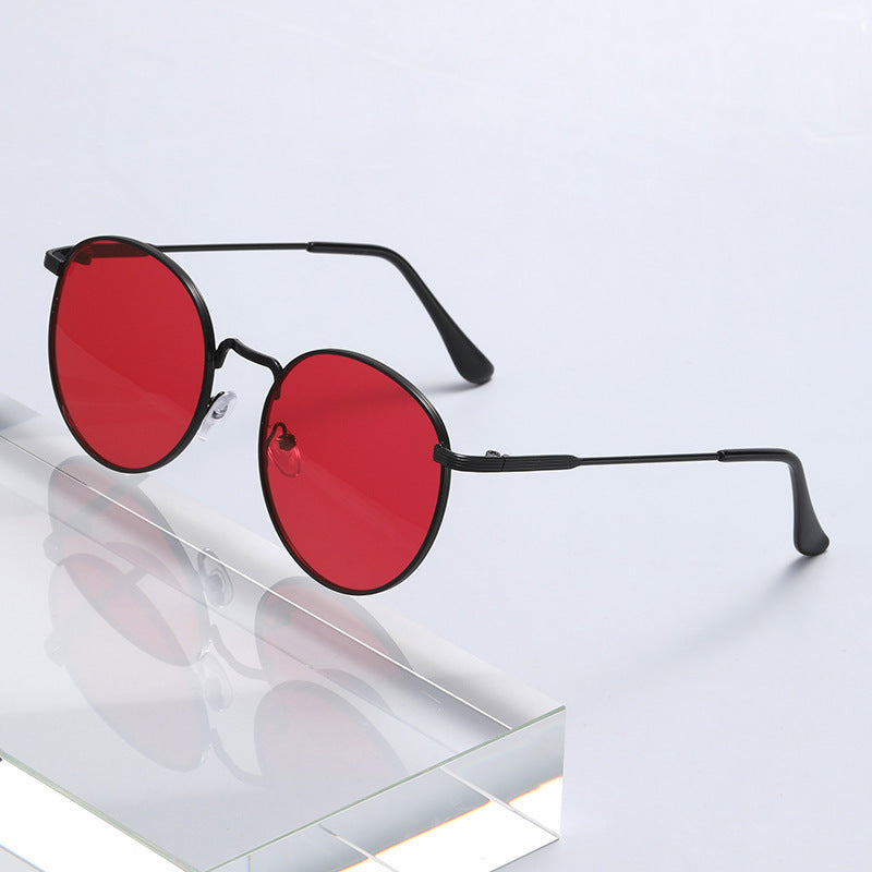 Nashi Pear 1808 Round Sunglasses, Black frame with red lenses