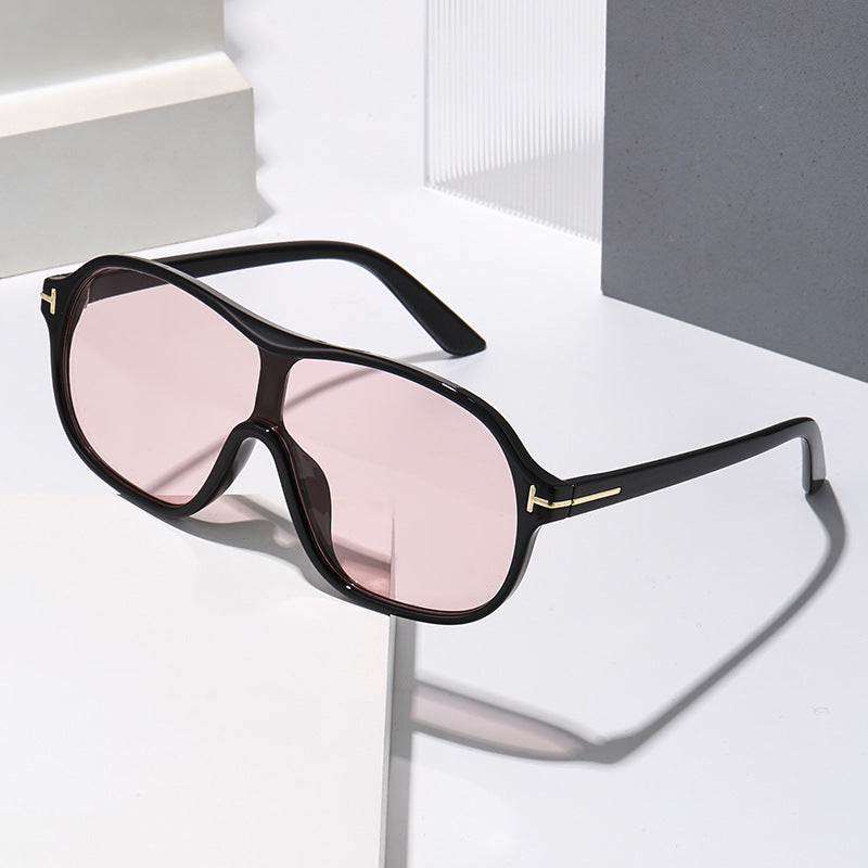 Nashi Pear 6177 sunglasses, Black frame with pink lenses