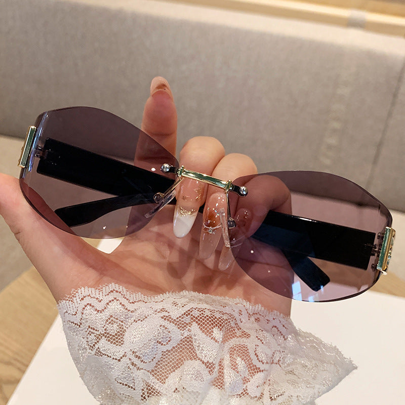 Nashi Pear 90328 geometric sunglasses with dual gray lenses