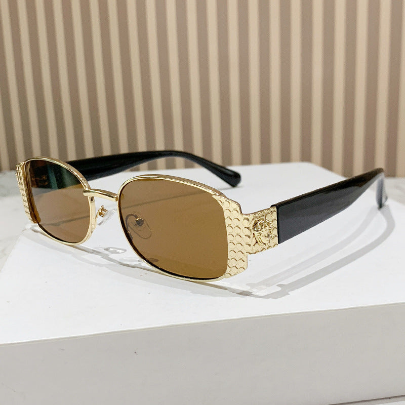 Nashi Pear 98139 square sunglasses, Gold frame with solid brown lenses