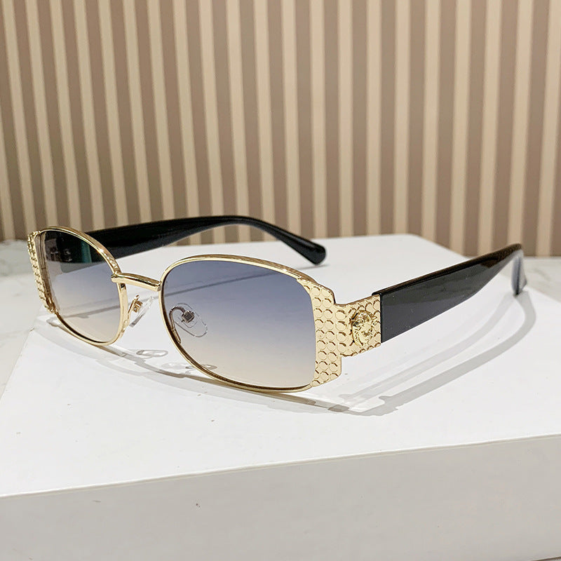 Nashi Pear 98139 square sunglasses, Gold frame with dual gray lenses