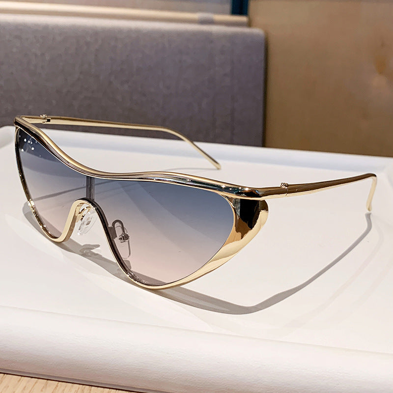 Nashi Pear 98149 shield sunglasses, Gold frame with dual gray lenses