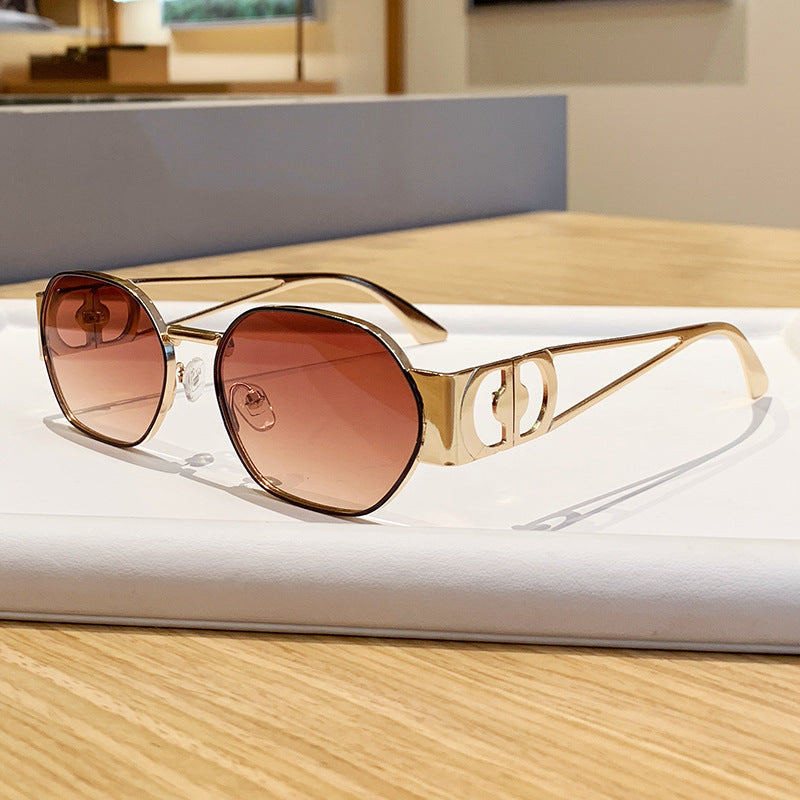 Nashi Pear 98184 oval sunglasses, Gold frame with brown gradient lenses